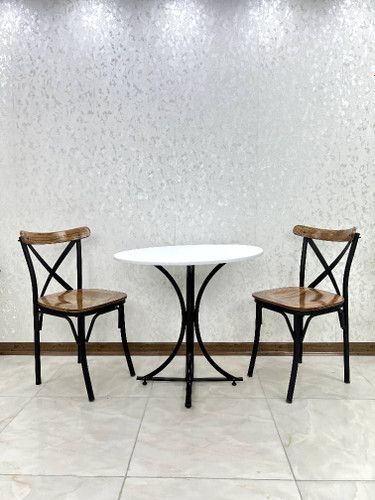 میز و صندلی ناهار خوری دو نفره لهستانی با پایه فلزی