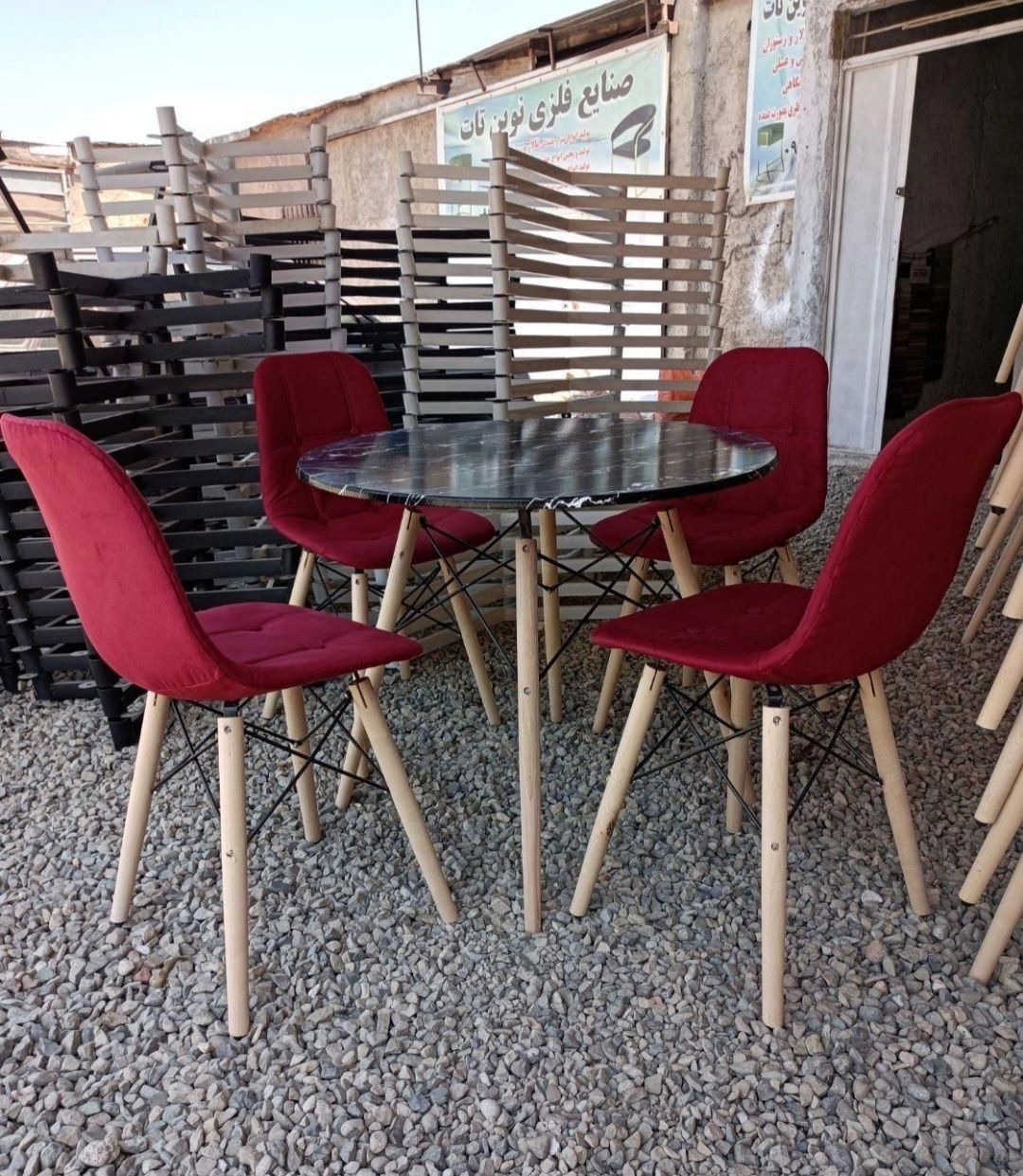 میز و صندلی ناهار خوری چهار نفره آریا مدل لمسه