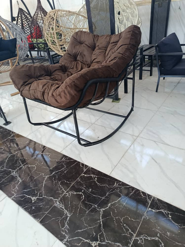 صندلی راحتی مدرن فلزی لاوین با تشک رویال