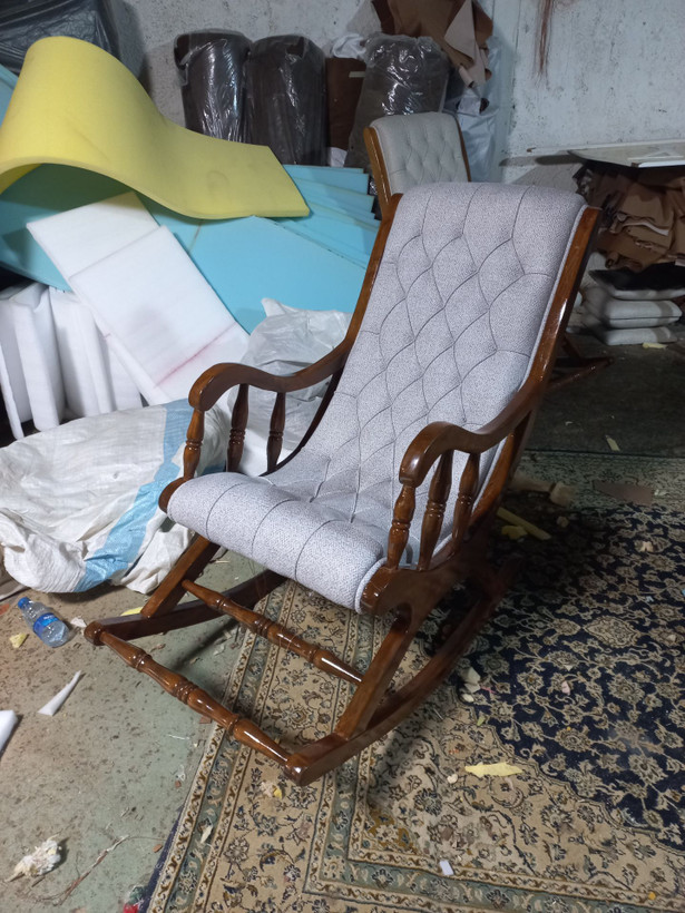 صندلی راک خراطی رنگ بندی به انتخاب مشتری می باشد